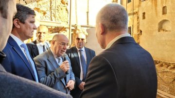الجزائر من خلال دستورها تحمي الحريات والممارسة الدينية