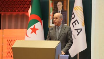 سايحي.. نراهن على الاستثمار المنتج لبلوغ 400 مليار دولار