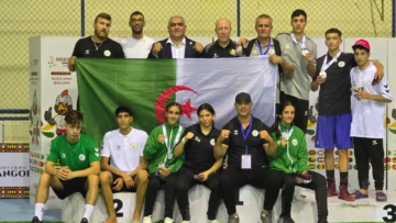 الجزائر تنهي المنافسة في مركز الوصافة