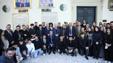 مجلس الأمة: ناصري يستقبل وفدا من أبناء الجالية الوطنية المقيمة بالخارج