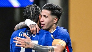 إنزو فرنانديز: أردت الانتقال للدوري الإنجليزي ولتشيلسي مهما كلّف الأمر