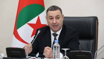 وزير الداخلية يجتمع بالولاة للوقوف على مدى تنفيذ البرامج المسطرة والتحضير لسنة 2026