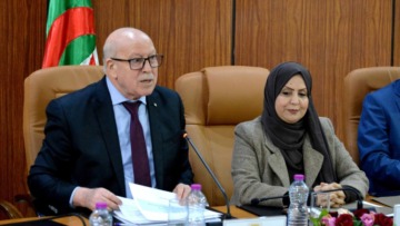 وزير الصناعة: الجزائر تعمل على تهيئة بيئة محفّزة للمستثمرين الوطنيين والأجانب 