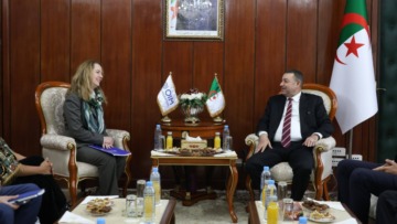 وزير الداخلية يستقبل المديرة العامة للمنظمة الدولية للهجرة
