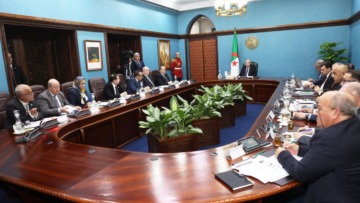 الرئيس تبون يقرر إنشاء تعاونيات متخصصة في كراء العتاد الفلاحي واستحداث مجلس وطني للمكننة الفلاحية