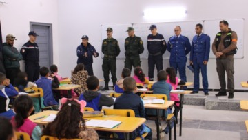 شرطة أولاد جلال تواصل تحسيس التلاميذ المتمدرسين بالمؤسسات التربوية