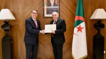 عطاف يستقبل سفير مملكة إسبانيا الجديد لدى الجزائر