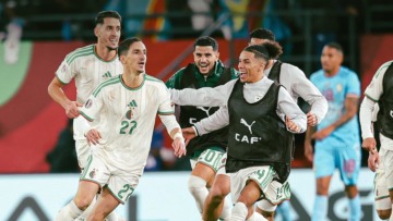 “الخضر” يتأهلون إلى ربع نهائي الكأس الإفريقية
