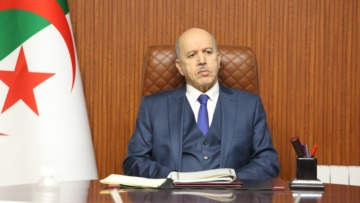 سايحي يعلن الربط البيني للإدارات وإنهاء التعامل الورقي في “الضمان الاجتماعي”