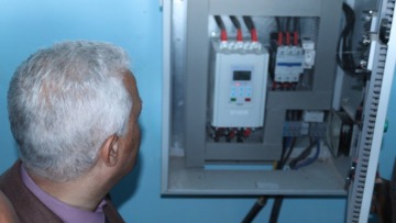 البويرة.. ربط 48 مسكنا بشبكة الكهرباء بقرومة