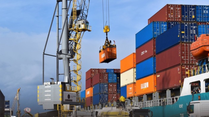 الموانئ الجزائرية.. رهان البنية للاقتصاد القادم