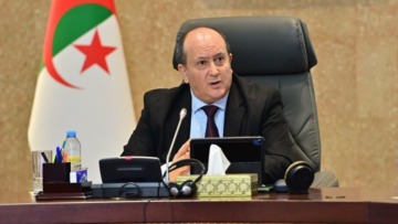 الوزير الأول يشرف على تنصيب المجلس الوطني للمكننة الفلاحية تنفيذا لتوجيهات رئيس الجمهورية