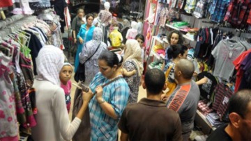 حركة كبيرة في محلات ألبسة العيد قبيل حلول رمضان