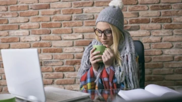اختلافات فسيولوجية تجعل النساء أكثر شعورا بالبرد