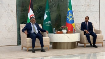 الوزير الصحراوي الأول يغادر أديس أبابا بعد مشاركته في القمة الإفريقية الـ 39