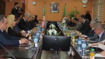 صورة معبرة عن الجزائر وتونس تعززان الشراكة الصحية لتطوير المنظومات والخدمات الطبية