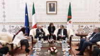 صورة معبرة عن وزير البيئة وأمن الطاقة الإيطالي يحل بالجزائر