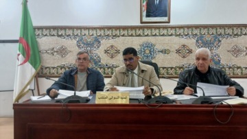 ضبط قائمة المشاريع الخاصة بتدعيم شبكة الطرقات وتأهيل المدارس بالحراش