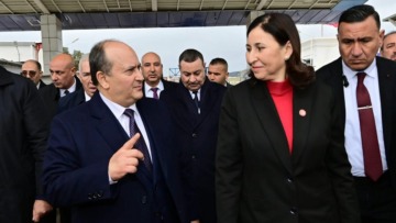 الوزير الأول يصل إلى المعبر الحدودي