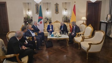 عسلاوي تلتقي مع نظرائها من إسبانيا ومقدونيا على هامش اجتماع رؤساء المحاكم الدستورية بالقاهرة