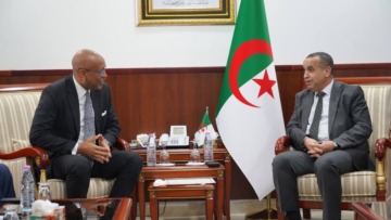 عجال يؤكد مكانة الجزائر كشريك موثوق في دعم التنمية الطاقوية على الصعيد القاري