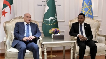 بتكليف من رئيس الجمهورية عطاف يحل بأديس أبابا للمشاركة في أشغال المجلس التنفيذي للاتحاد الإفريقي