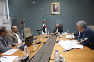 وهران.. أوشان يفتح ملف وضعية مشاريع الربط بالكهرباء والغاز