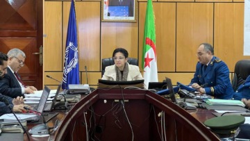 عبد اللطيف تجتمع بأعضاء جهاز اليقظة لمتابعة تموين السوق الوطنية