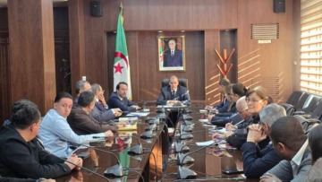 رزيق يطلق خطة استباقية لضمان وفرة المستلزمات المدرسية لدخول 2026/2027