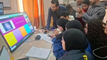 مديرية التربية لولاية عين الدفلى تشارك بأكبر مختبر في فيزياء الجسيمات بسويسرا