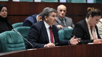 بوعمامة يؤكد على أهمية تعزيز الفضاءات الإعلامية الوطنية لمواجهة حملات التضليل