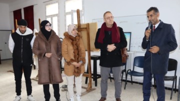 ثلاث ورشات في فنون المسرح والرسم والموسيقى