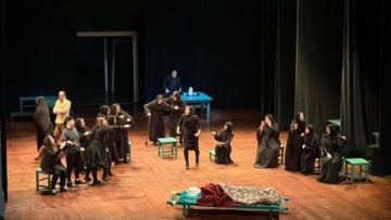 عودة روح المسرح مع “جنازة أيوب”