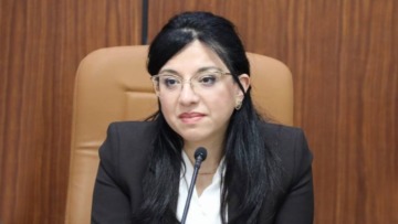 عبد اللطيف تؤكد حرص القطاع على توفير بيئة استهلاكية آمنة وموثوقة