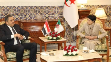 عسلاوي تستقبل سفير جمهورية مصر العربية بالجزائر