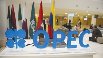 تأكيد قرار تعليق أي زيادة في مستويات الإنتاج حتى مارس 2026