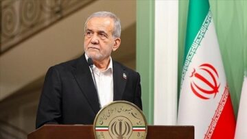 الرئيس الإيراني: “لا نتردد في الدفاع عن كرامة أمتنا وسيادتها”