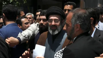 مبايعة شعبية ومؤسساتية للسيد مجتبى خامنئي قائداً للثورة والجمهورية الإسلامية الايرانية