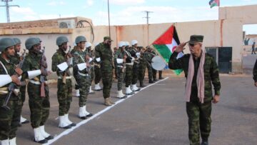 رئيس الجمهورية الصحراوية يشرف على تسليم المهام لرئيس اركان جيش التحرير الشعبي