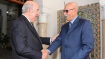 صورة معبرة عن الرئيس الصحراوي يعزي نظيره الجزائري في رحيل الرئيس الأسبق اليامين زروال