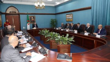 رئيس الجمهورية يترأس اجتماع عمل حول مدى تقدم المشاريع الكبرى