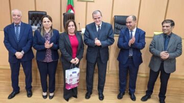 رزيق يهنئ كافة الإطارات والموظفات والعاملات بالقطاع بمناسبة اليوم العالمي للمرأة