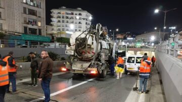تطهير نفق ساحة اول ماي تحسبا لتبعات التقلبات الجوية الأخيرة 