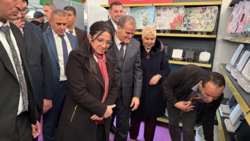 آمال عبد اللطيف: القطاع يعمل على ترقية المنتوج الجزائري وتلبية حاجيات السوق