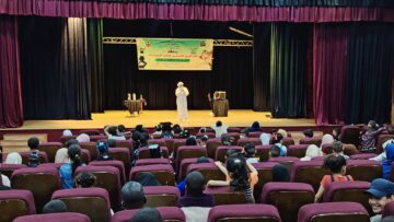 عروض شيقة في التنشيط وألعاب الخفة والحكواتي والبهلوان