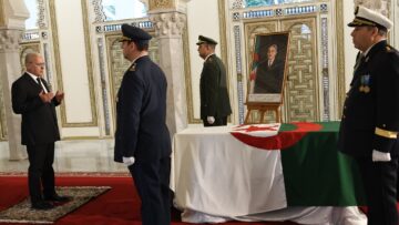 الفقيد تحمّل مسؤولية قيادة البلاد في مرحلة دقيقة واضعًا مصلحة الوطن فوق كل اعتبار
