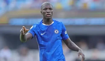 كايسيدو يتعهد بالبقاء في تشيلسي