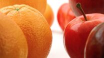 التفاح والبرتقال.. كيف يؤثران على سكر الدم؟
