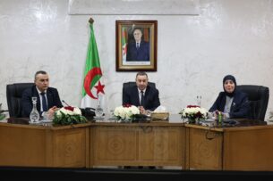 سعيود يترأس اجتماعا لدراسة مشروع النظام المعلوماتي لمتابعة تموين السوق وضمان السير الحسن للخدمة العمومية