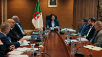 عبد اللطيف تعقد اجتماع عمل مع ممثلي أصحاب المقاهي والحماصين